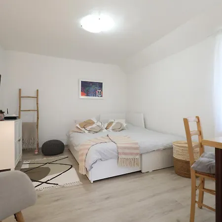 Apartment Mir Pula Exterior photo