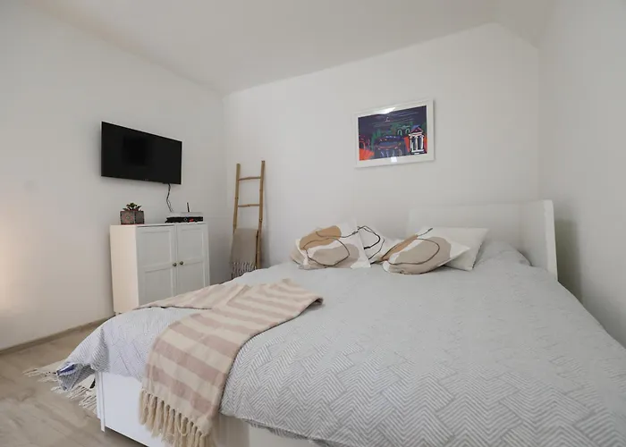 Apartment Mir