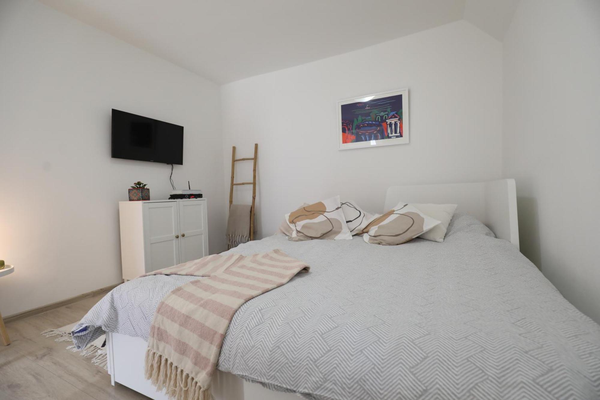 Mir Apartment