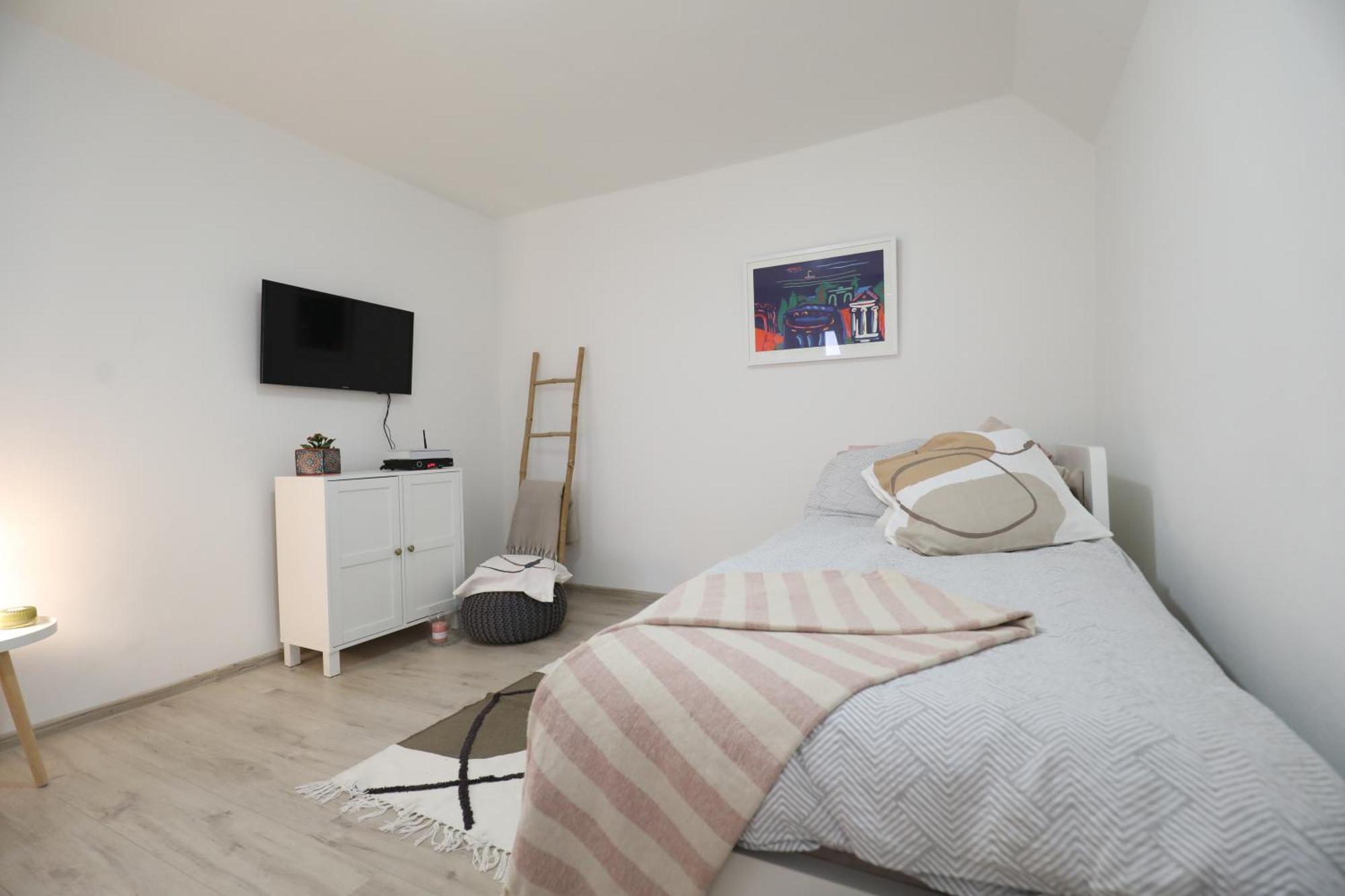 Apartment Mir
